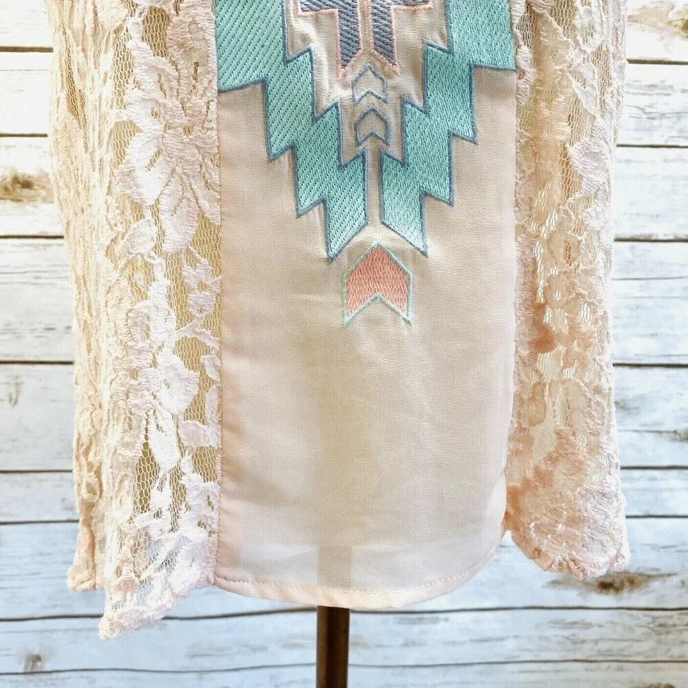 LUSH Women Sleeveless Pullover Scoop Neck Pink Lace See Through Top Size Small - Picture 3 of 13